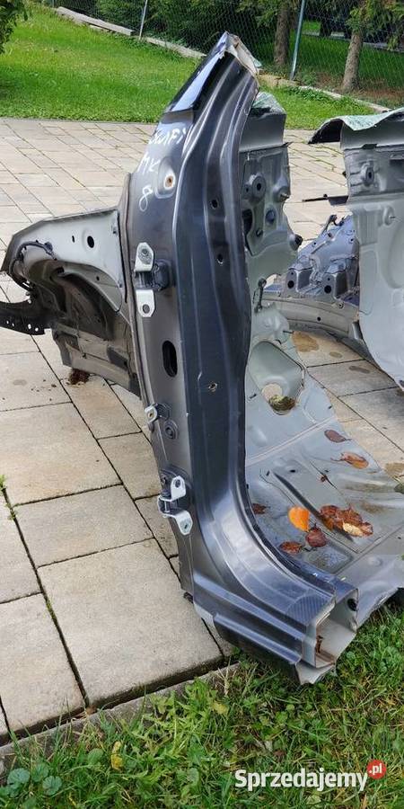 Suzuki Swift mk8 ćwiartka przód