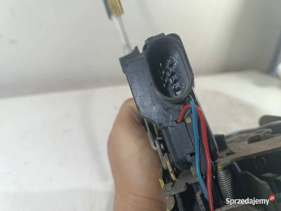 ZAMEK DRZWI LEWY TYŁ 7 PIN AUDI A6 C5 4B0839015B