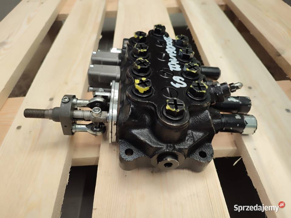 Rozdzielacz hydrauliczny 200061141163 BUCHER Wilkowo sprzedam