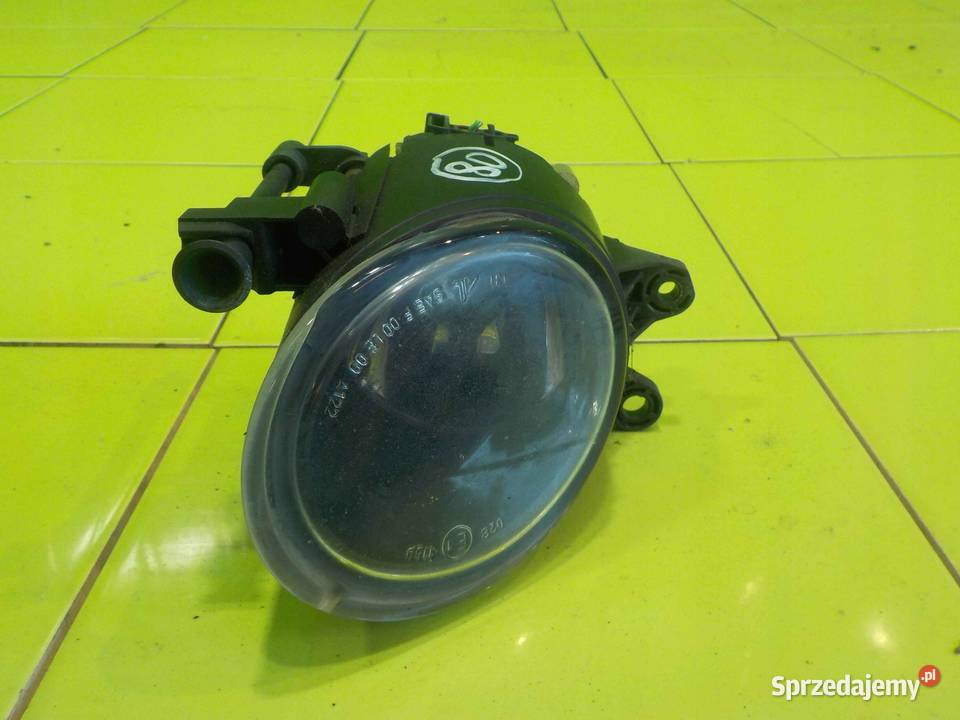 VOLVO S40 II 06r halogen prawy 30698628 osobowe Lampy przeciwmgielne