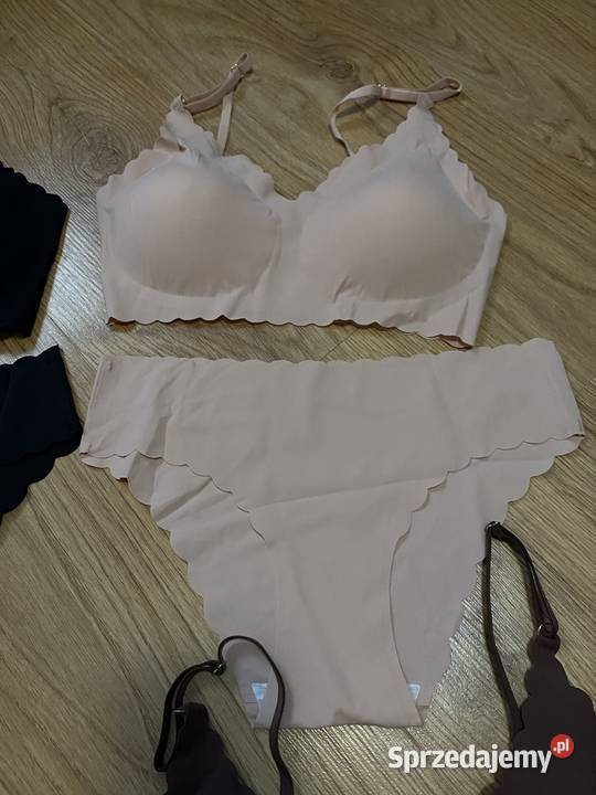 Komplet 8 częściowy bielizny Komplety mazowieckie sprzedam