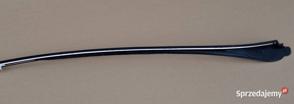 MERCEDES AKLASA W176 LISTWA DACHU DACHOWA PRAWA