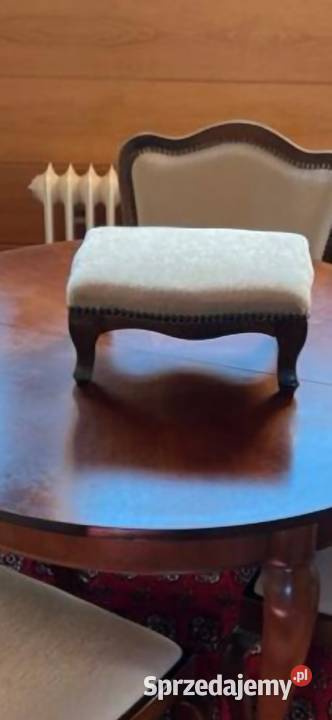 Piękny stół z 4 krzesłami Bielawa
