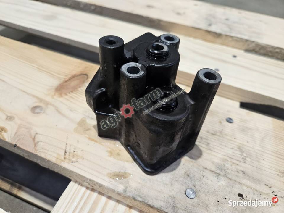 Obudowa termostatu Kubota M7040 M7060 M6060 dolnośląskie