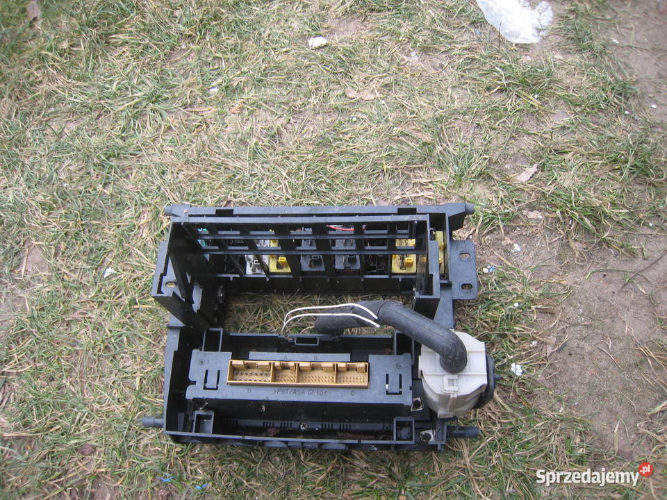 Dekor konsola centralna panel nawiewów Audi A4 Kraków sprzedam