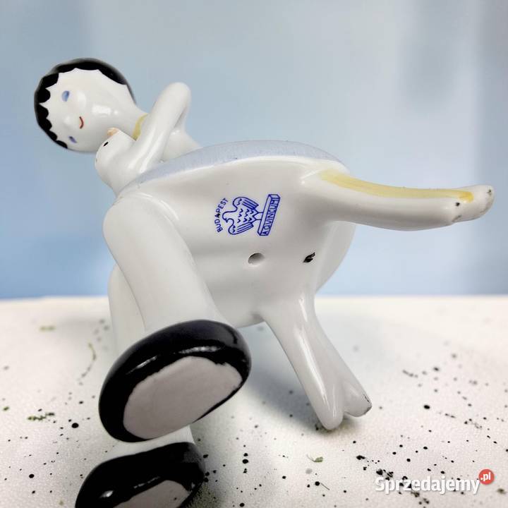 Dziewczynka z kotkiem lalki Szabó Antónia Porcelana i szkło Warszawa