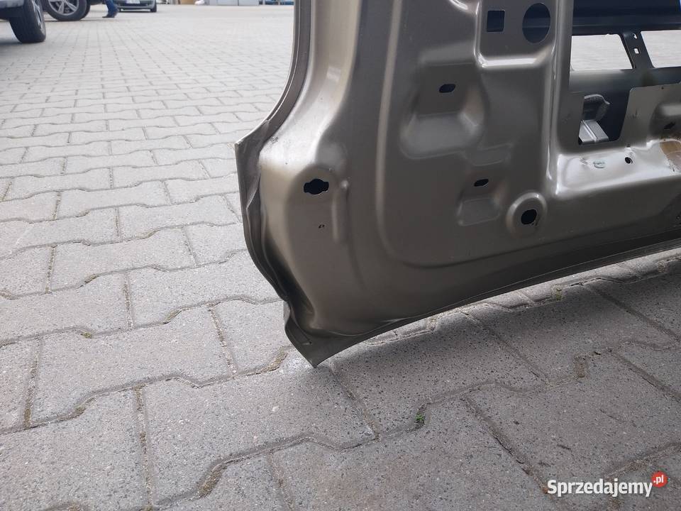 Tylna pokrywa bagażnika Dacia Duster IOlI łódzkie Łódź