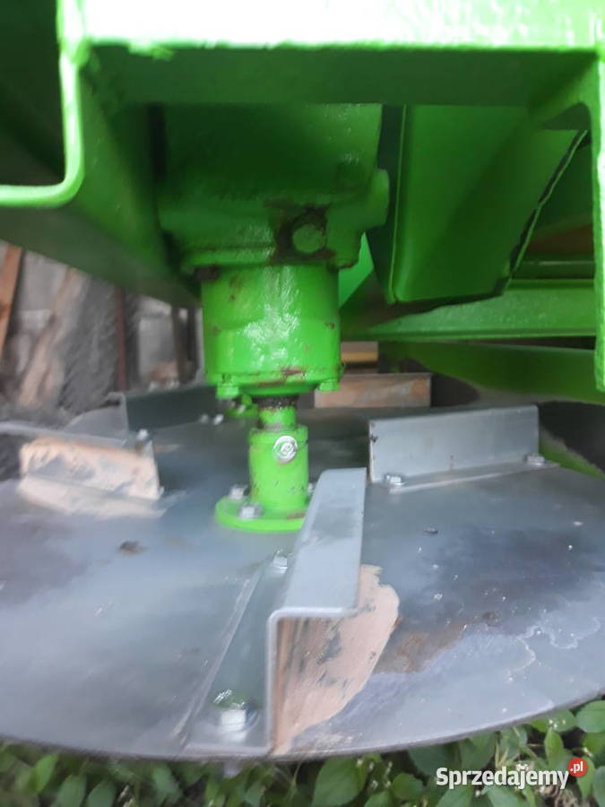 Rozsiewacz wapna nawozu RCW 3 Piast Płock