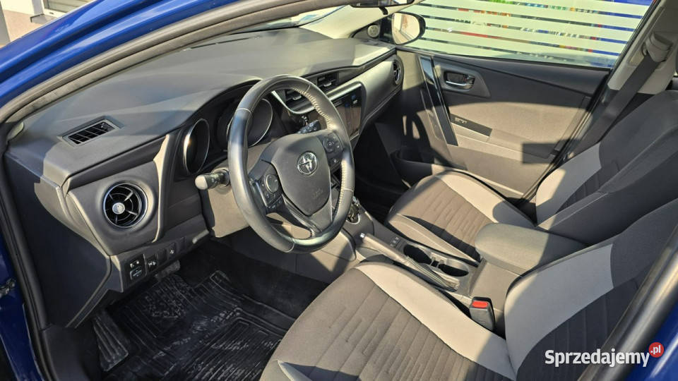 Toyota Auris II 2012 hybryda Karczew