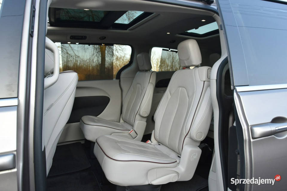 Chrysler Pacifica Limited 36 V6 291 2017r Kampinos sprzedam