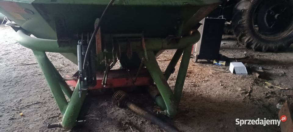 Sprzedam rozsiewacz nawozu Amazone F 604 nieuszkodzony Kubaczyn