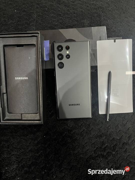 Samsung Galaxy S22 Ultra 256 GB śmieje się z