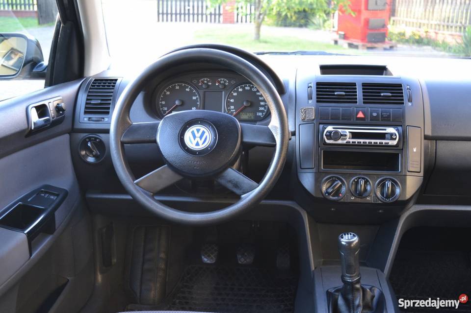 VW POLO CZARNY METALIK CLIMATIC 4xPP ZIMÓWKI Rok produkcji 2002