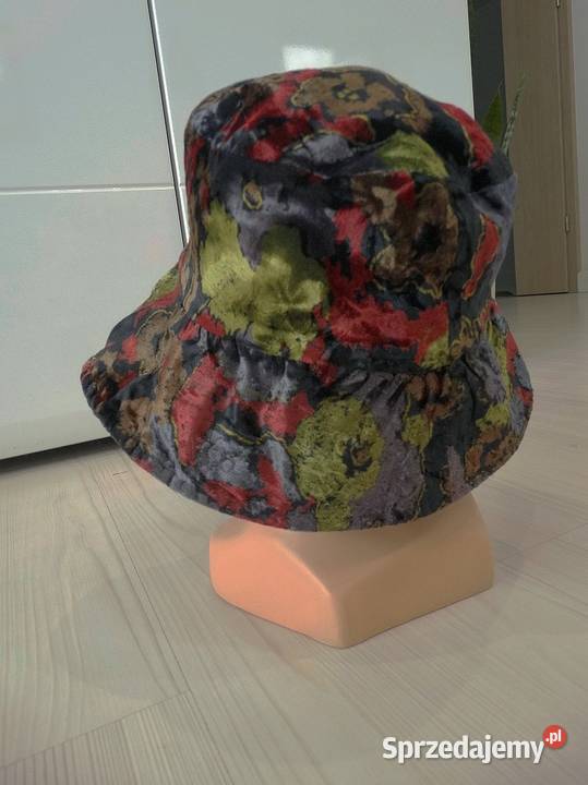 Czapka Bucket Lekka Welurowa w Modne Kwiaty Łomża