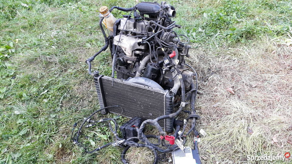 Silnik ze skrzynią biegów i osprzętem komplet nieuszkodzony