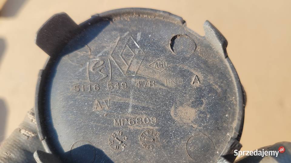 DACIA DOKKER ZAŚLEPKA HAKA ZDERZAKA PRZÓD