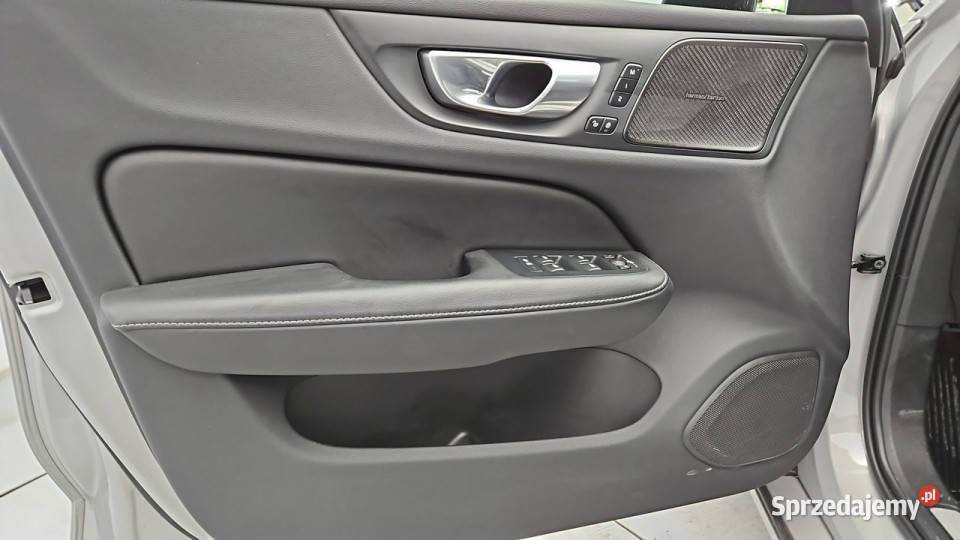 Volvo V60 20 B4 B Plus Dark Z Polskiego Salonu nieuszkodzony mazowieckie Warszawa