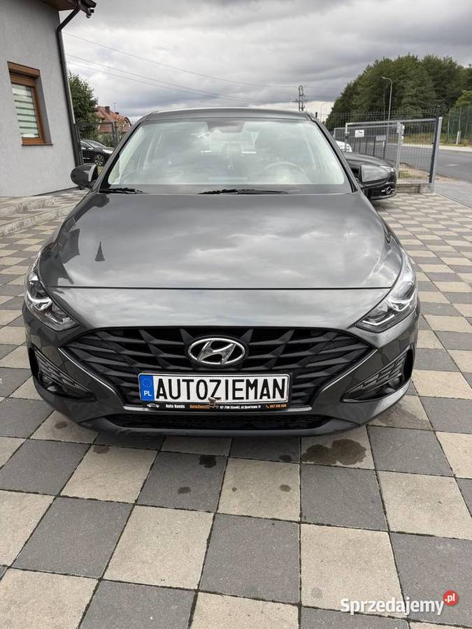 Hyundai i30 z 2021 roku o pojemności 15 benzyna