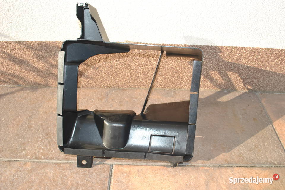 Kanał kierownica powietrza chłodnicy silnika BMW Poręba