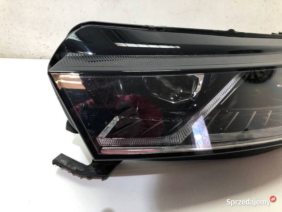 SKODA OCTAVIA IV 4 5E4 2022r REFLEKTOR LAMPA osobowe Skarżysko-Kamienna sprzedam
