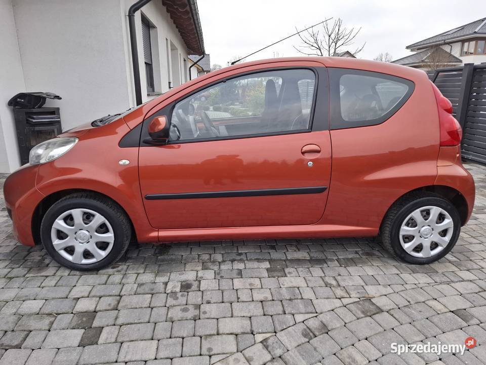 Peugeot 107 2006r Dzierzążenko