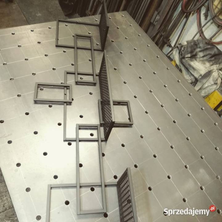 Kwietnik nowoczesny wiszący na ścianę dekoracja Zamość