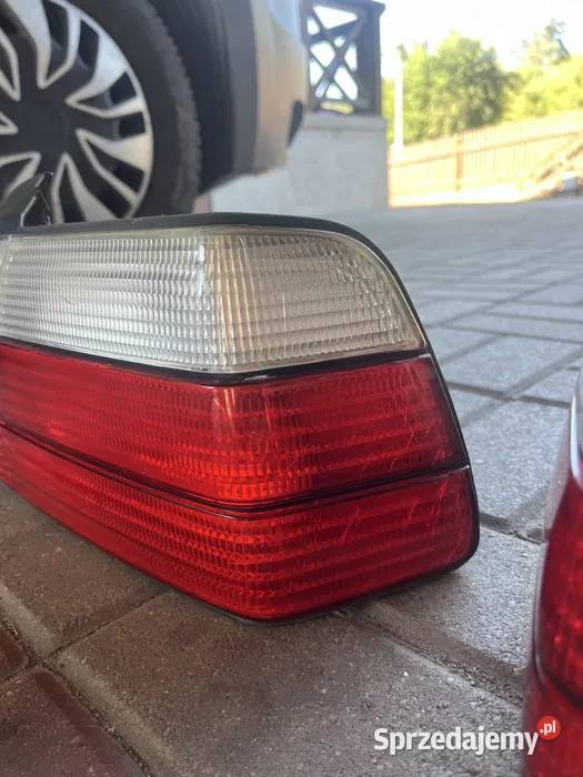 Lampy Tylne tył białe M PakietM3 BMW E36 Pozostałe małopolskie Zagórze