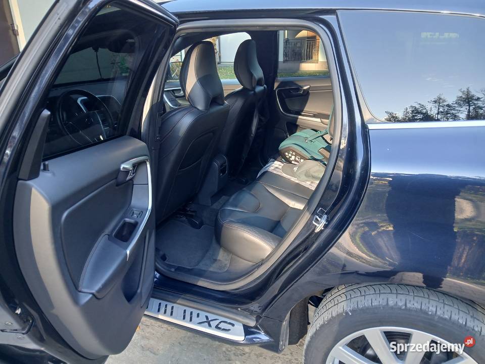 VOLVO XC 60 2016 24D 240 2400cm3 Lasek