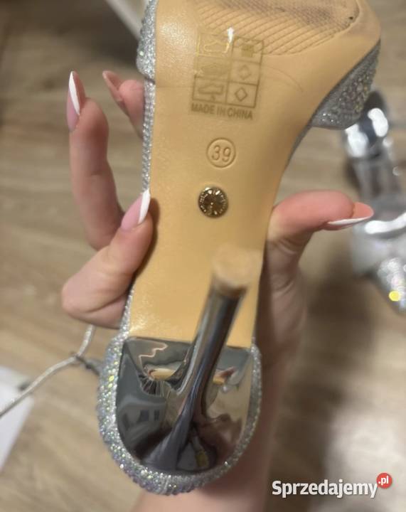 Buty srebrne błyszczące Czółenka Skierniewice