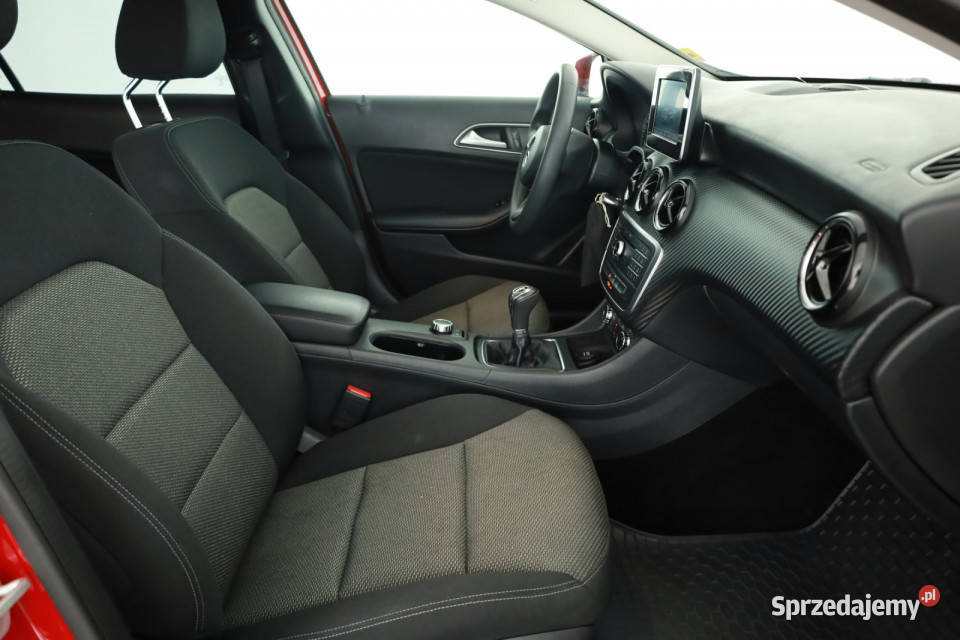 Mercedes GLA GLA 180 bluetooth