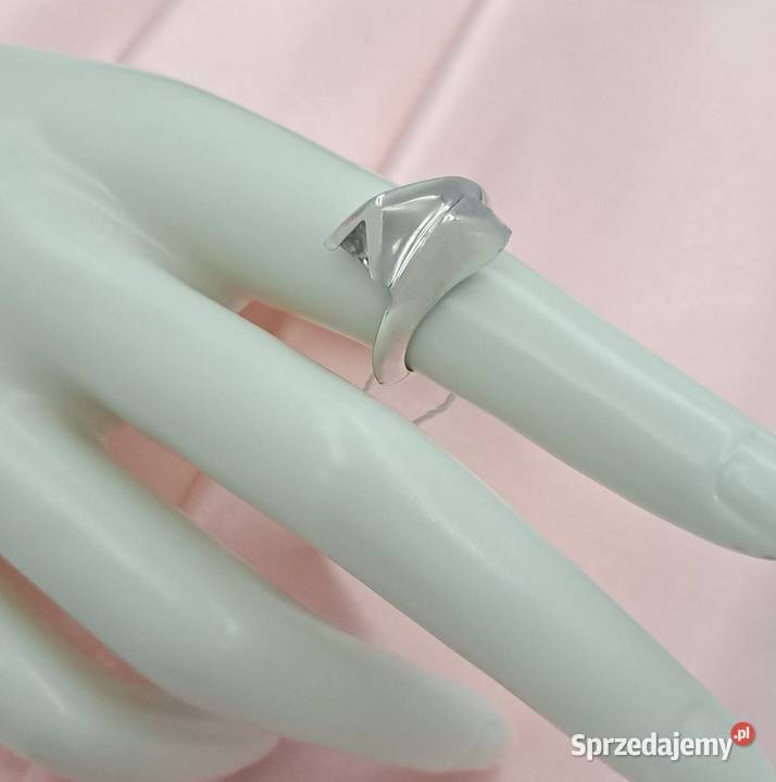 40 Pierścionek r11 srebrny z trójkątną cyrkonią Poznań