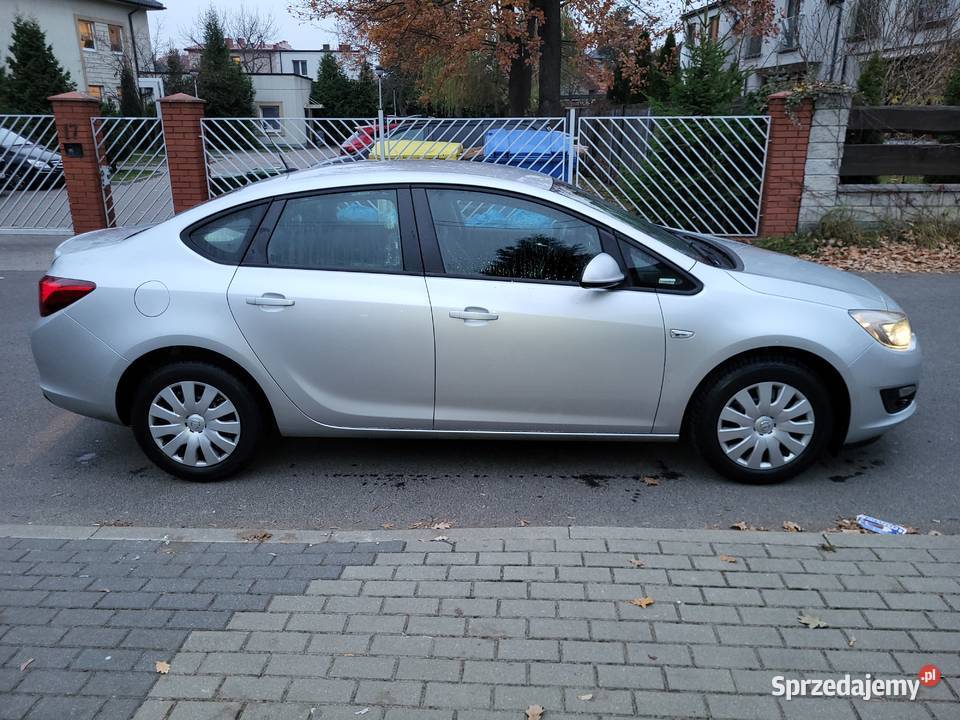 OPEL ASTRA 14 TURBO NWY DWUMAS nieuszkodzony Warszawa