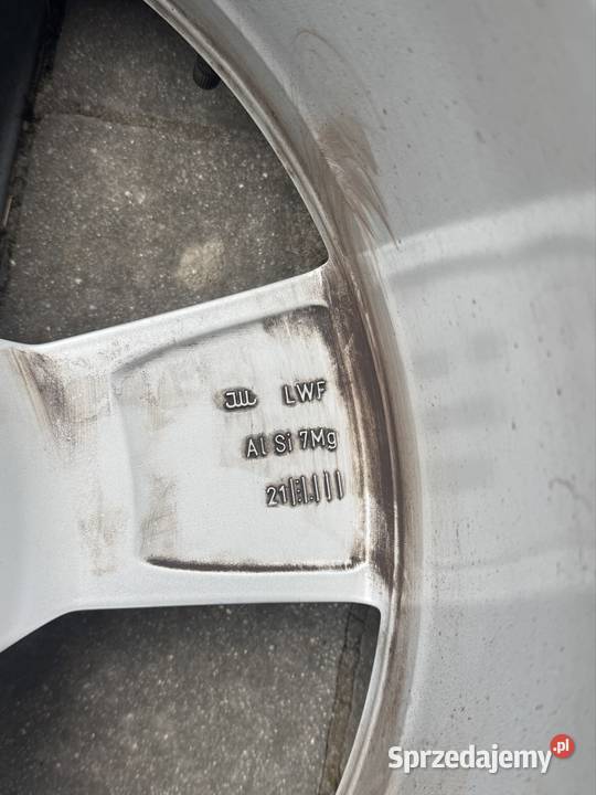 Alufelgi Audi 19 Rozstaw śrub 5x112 Opony zima Wiązownica Duża