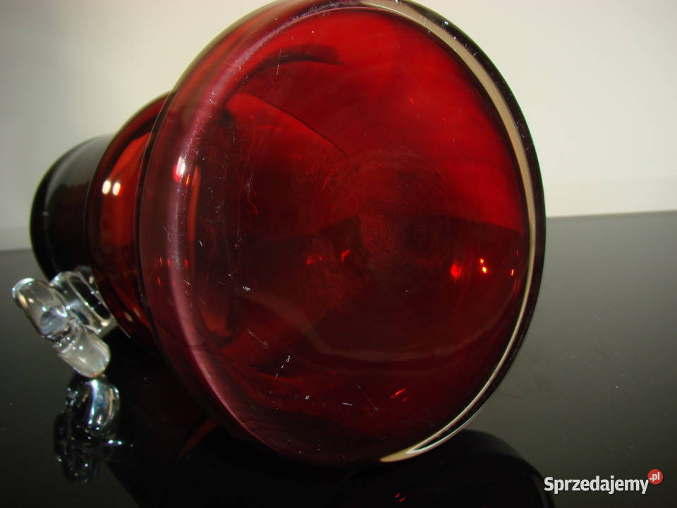 dzbanek czerwone szkło Pruszcz Gdański