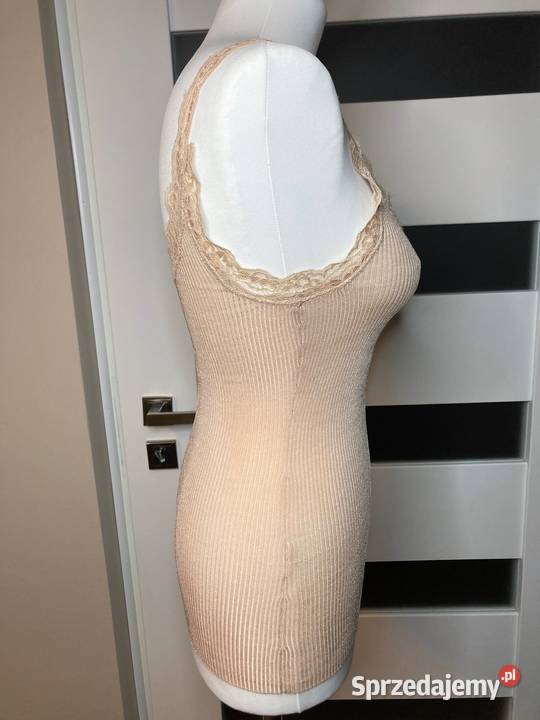 Elastyczny beżowy top koronka Bebe USA pudrowy Topy i koszulki Nisko sprzedam