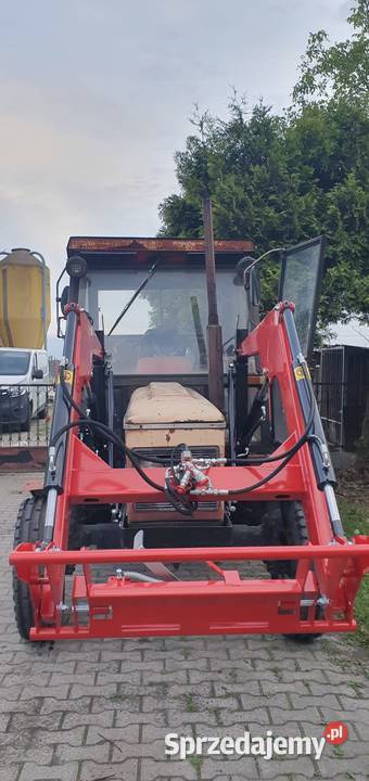 Ładowacz czołowy TUR firmy Agrosped model V700 Ładowacze czołowe Kujawki
