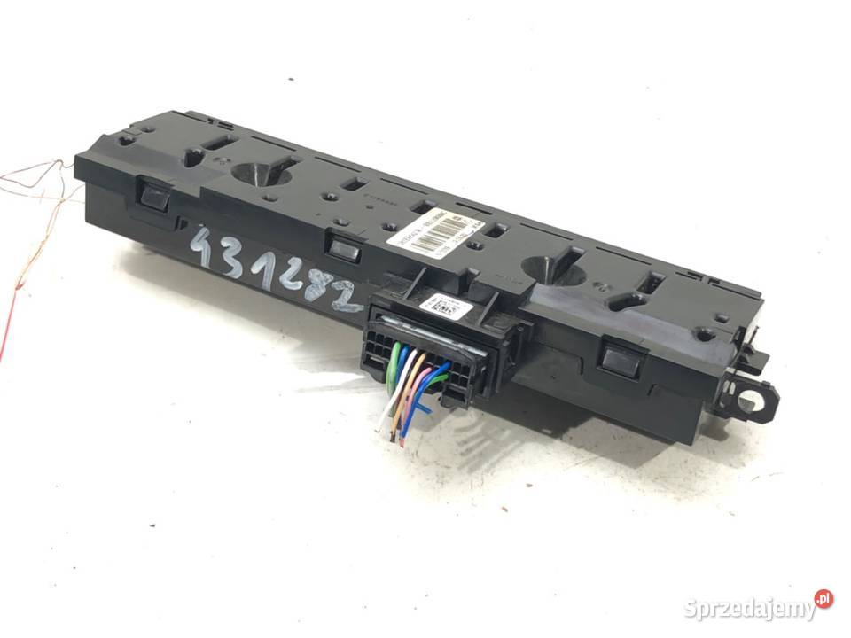 WŁĄCZNIK PANEL AWARYJNYCH DACIA DUSTER osobowe