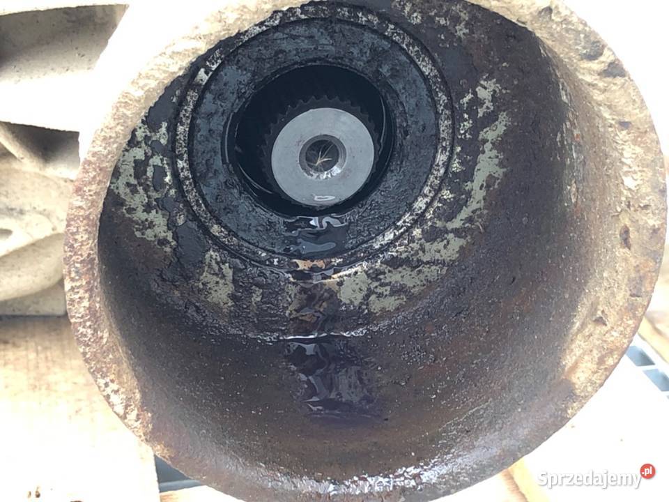 SKRZYNIA BIEGÓW NISSAN TERRANO II 3210135G40 24 osobowe