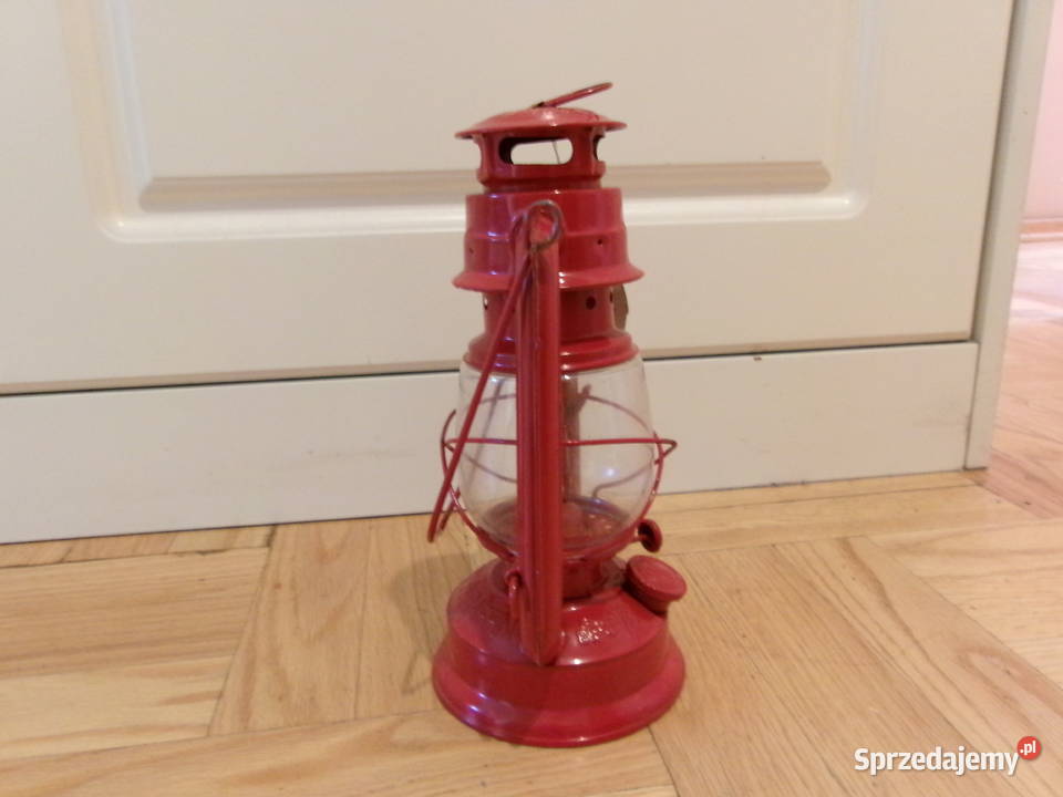 Lampa naftowa kolor czerwony nowa