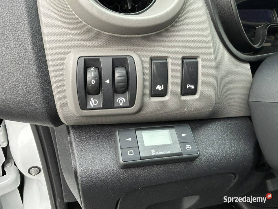 Renault Trafic 16 dCi 120 2015r klima navi bluetooth Wojkowice