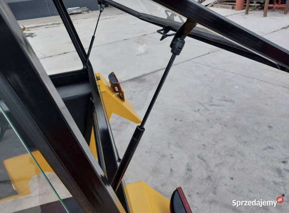 Kabina kabiny ciagnikowe c330 c360 mf t25 bizon Branica Suchowolska
