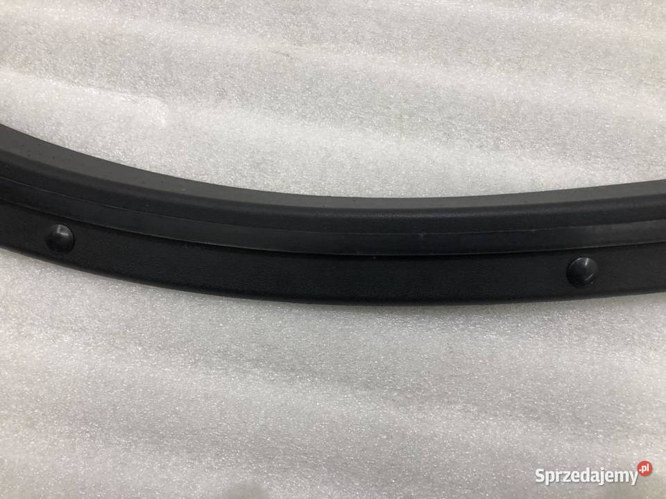 LISTWA BŁOTNIKA LEWA 55396053AB GRAND CHEROKEE osobowe