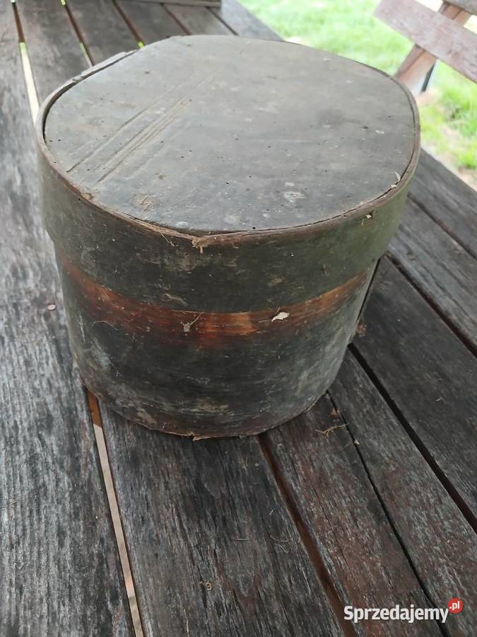 Kufer przedwojenny Sąsiadka