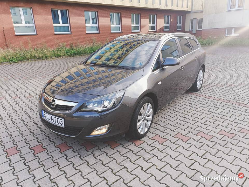 Sprzedam Opel Astra Sports Tourer Kombi Cosmo podgrzewane fotele Astra Racibórz