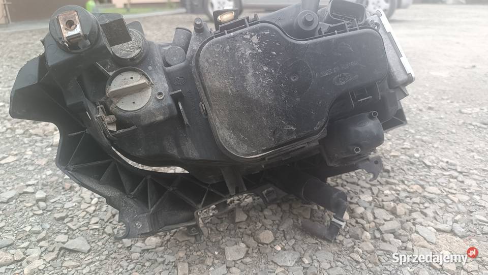 Prawa lewa lampa przednia przód BMW E90 E91