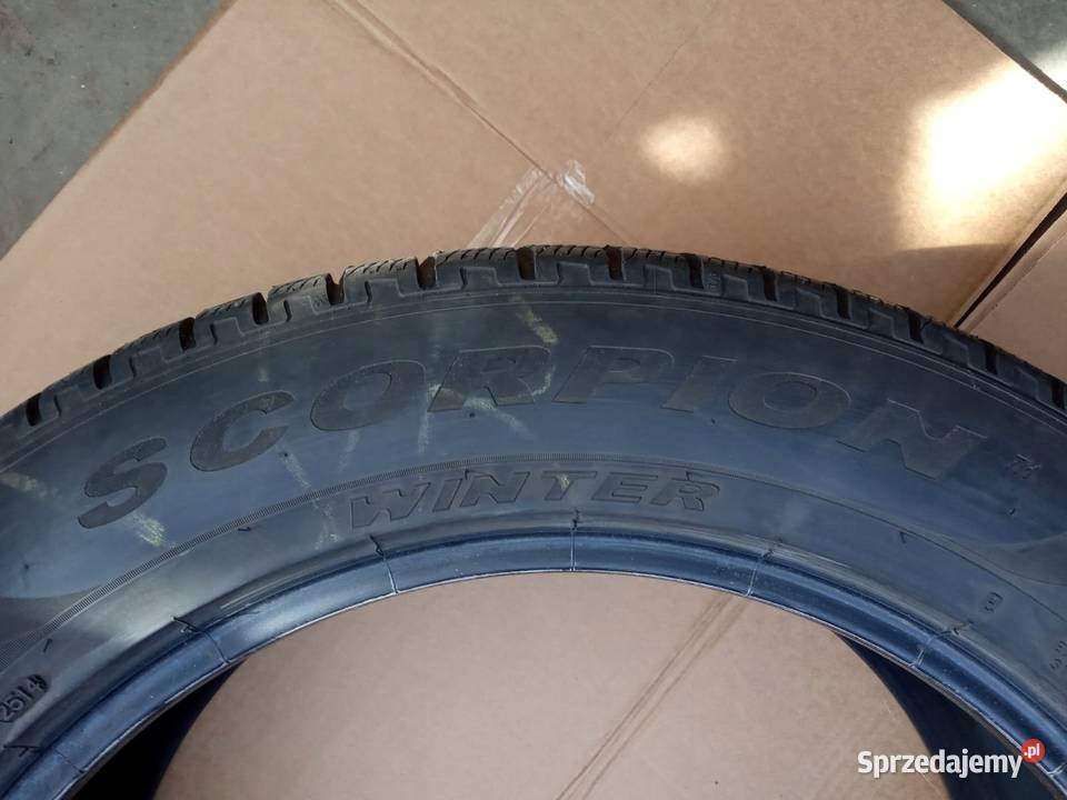 Opona 25555R20 Pirelli SCORPION WINTER 65mm