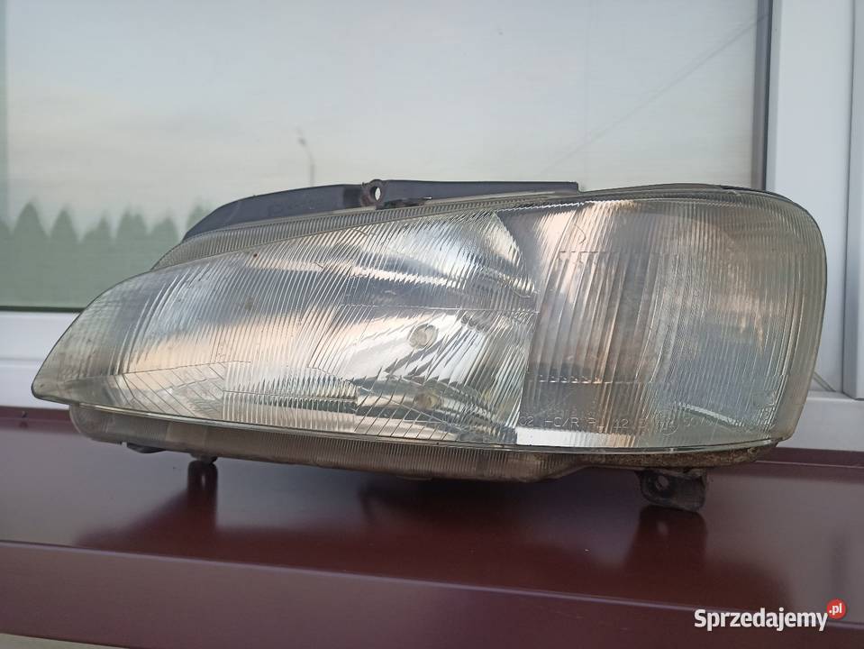 Peugeot 106 FL LIFT lampa przednia lewa łódzkie