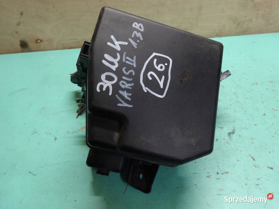 TOYOTA YARIS II LIFT 13 B 09r skrzynka osobowe