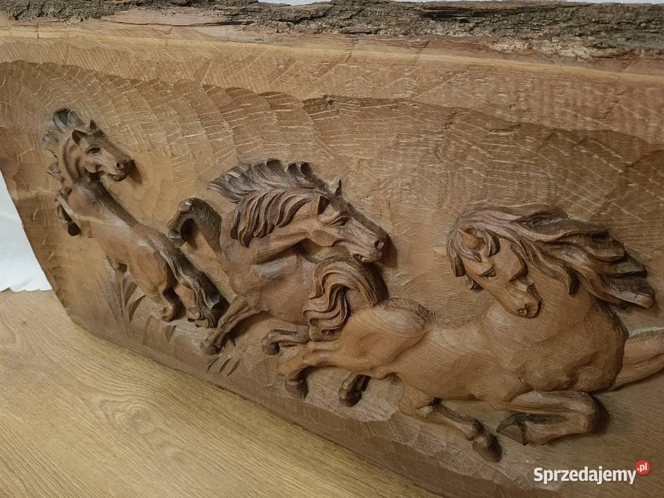 Duża płaskorzeźba w drewnie Konie w szale Lipno