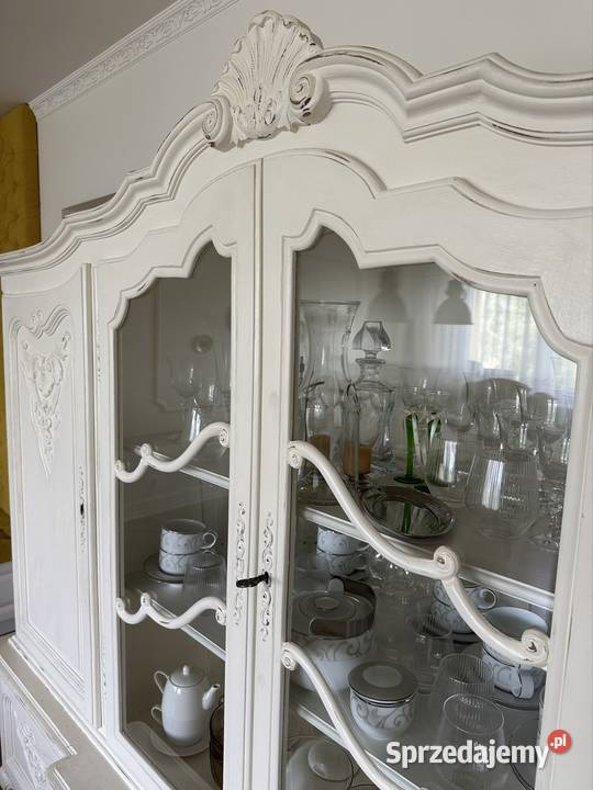 Witryna bielona postarzana shabby